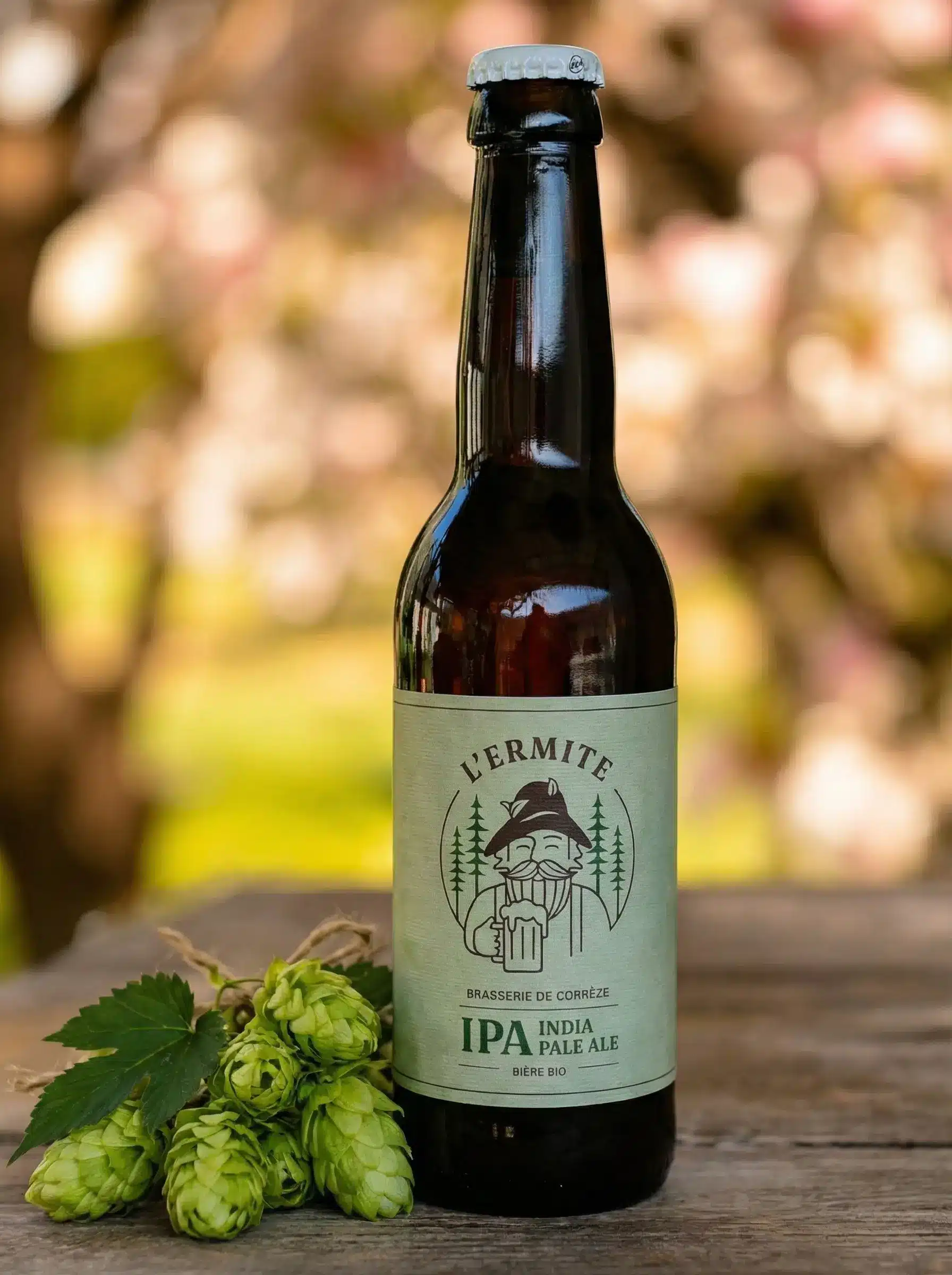 Bouteille de bière IPA artisanale L'Ermite 33cl aux notes houblonnées
